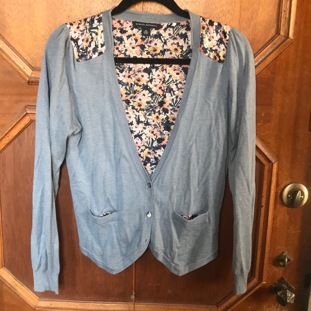 Banana Republic knit/silk sweater size M